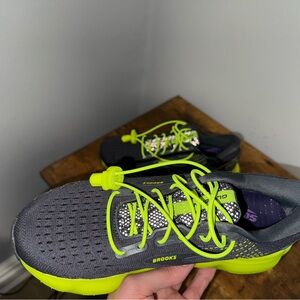 Brooks Glycerin 20 Running Shoes – Black / Neon Yellow – Size 8.5